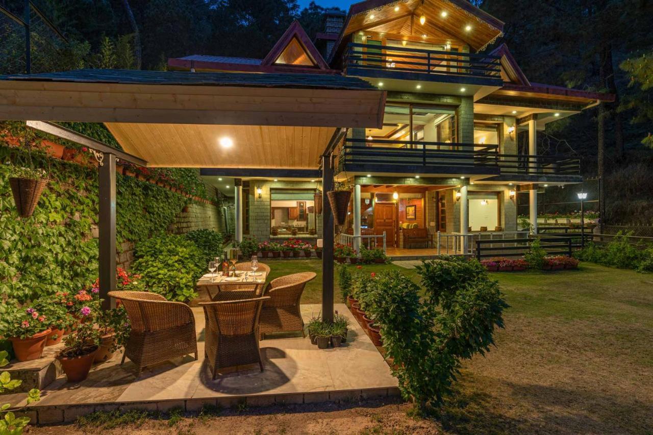 Stayvista At Floradale W Jacuzzi & Wood-Fire Pizza Касаули Екстериор снимка