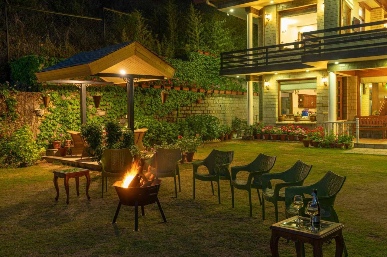 Stayvista At Floradale W Jacuzzi & Wood-Fire Pizza Касаули Екстериор снимка