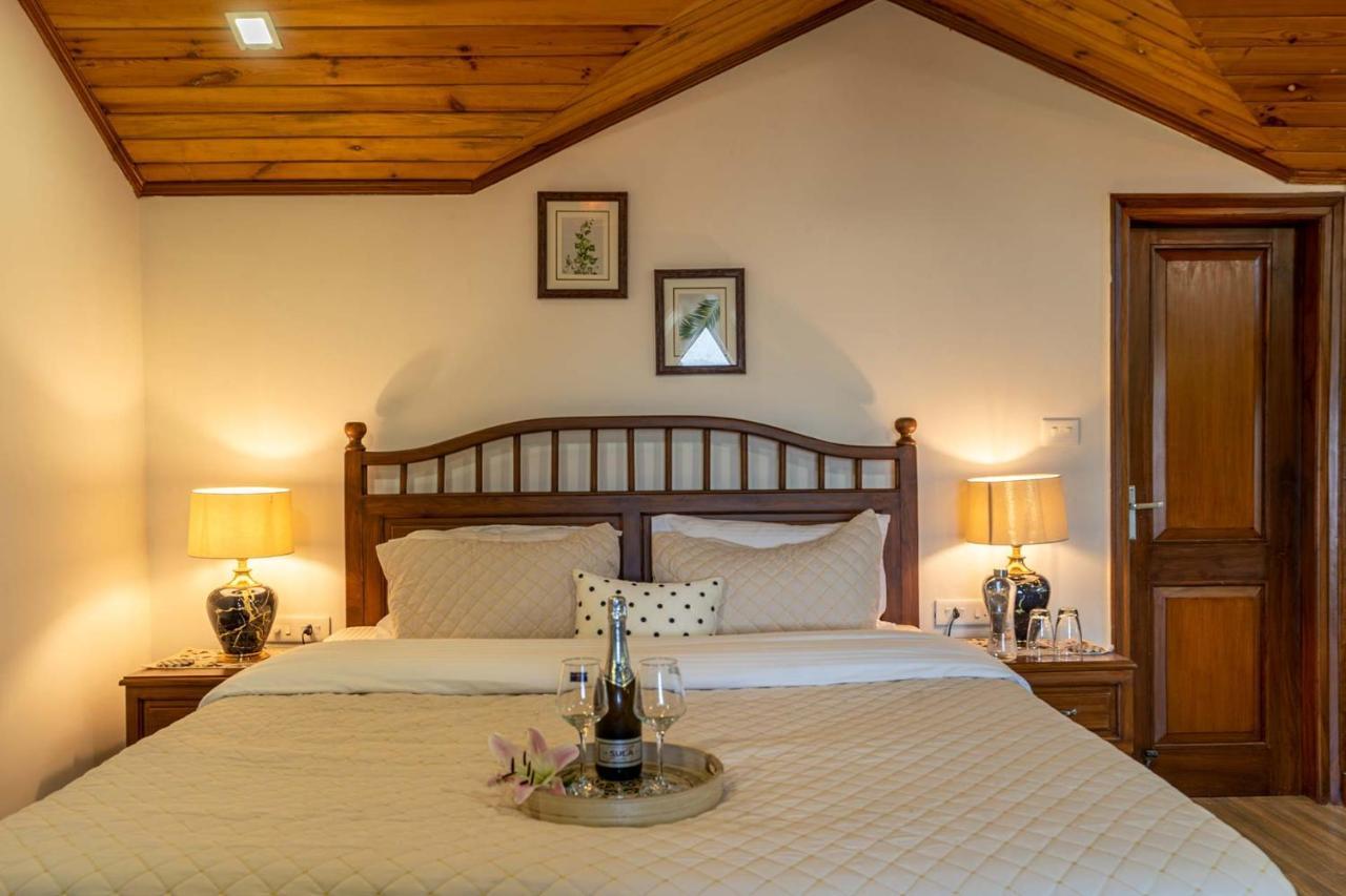 Stayvista At Floradale W Jacuzzi & Wood-Fire Pizza Касаули Екстериор снимка
