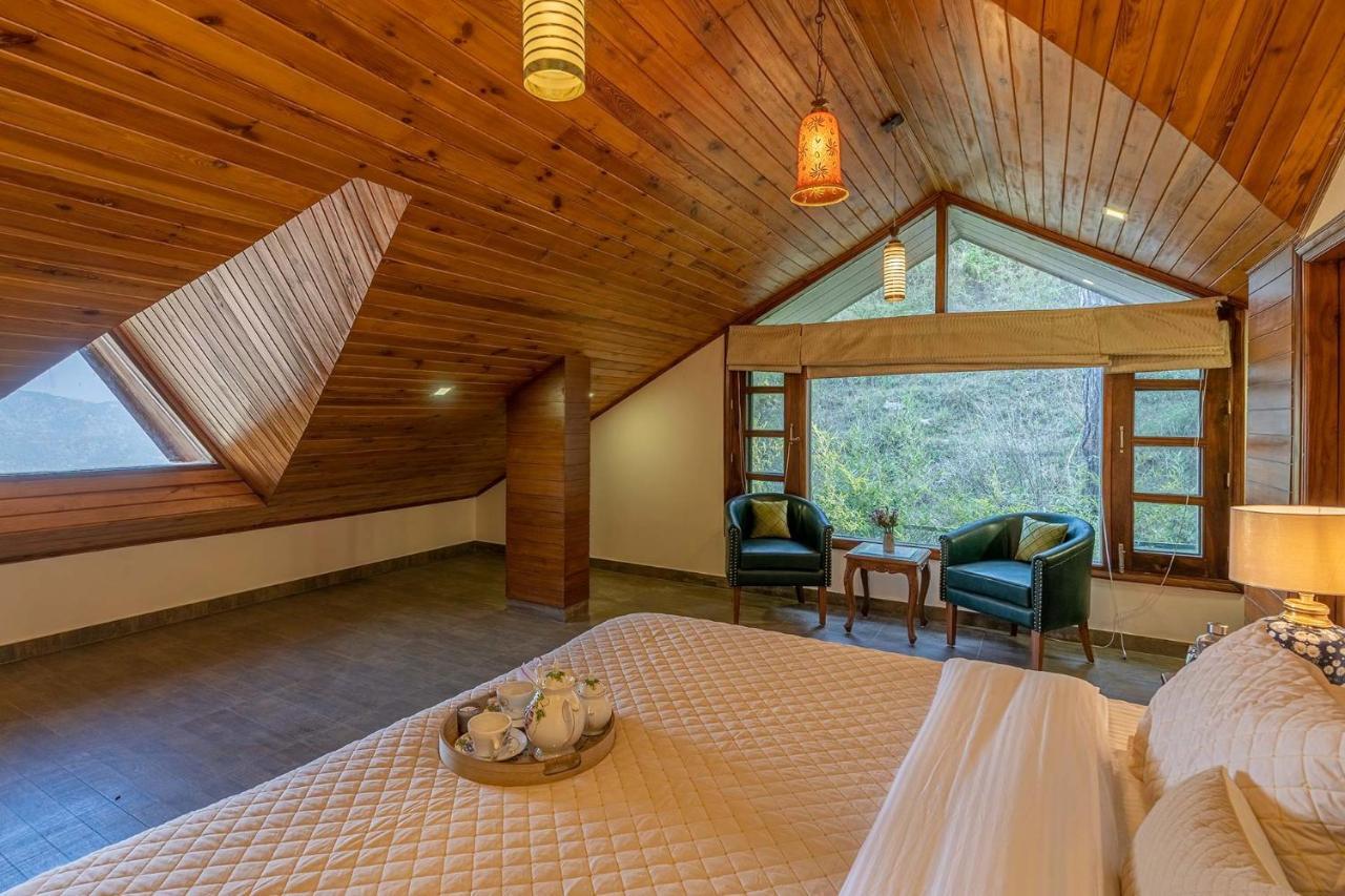 Stayvista At Floradale W Jacuzzi & Wood-Fire Pizza Касаули Екстериор снимка